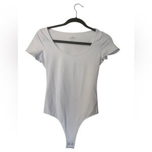 Hollister White Short Sleeve Bodysuit. Size small